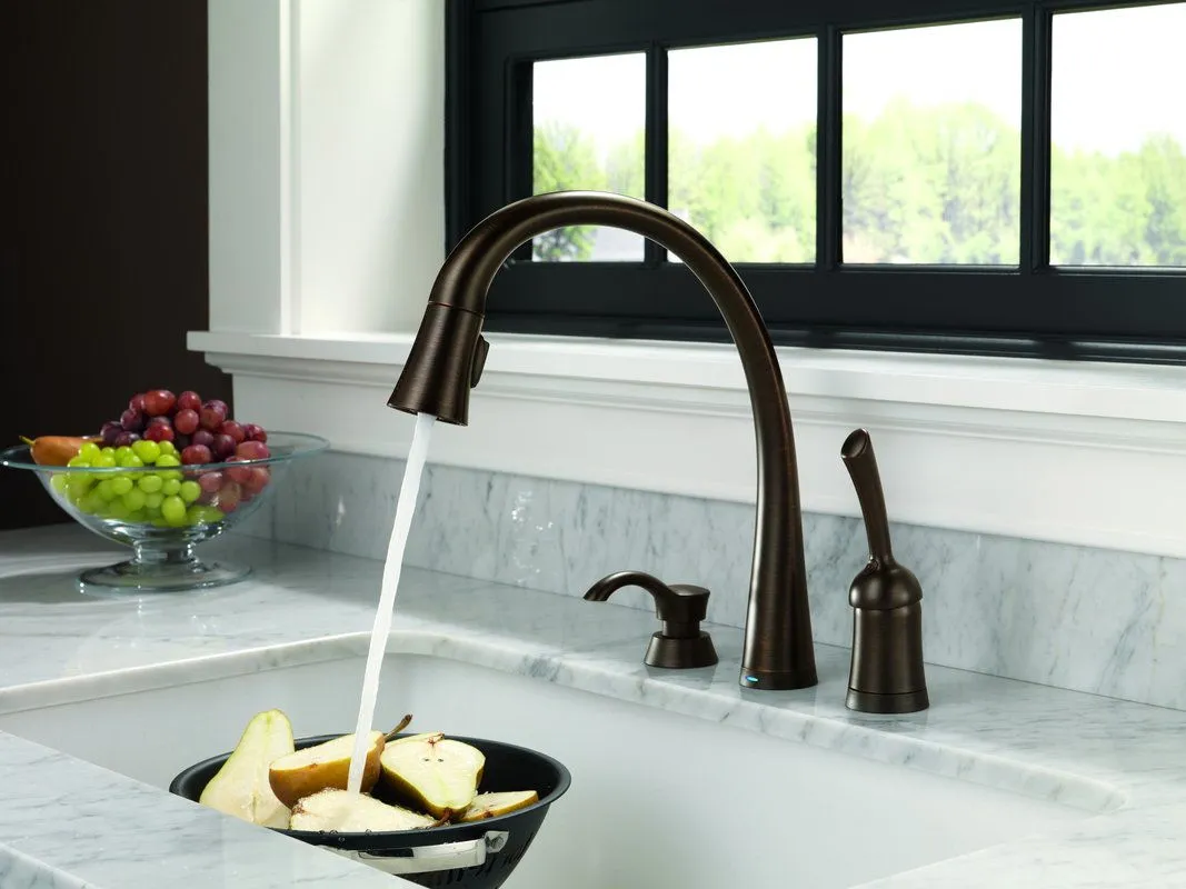 delta ashton kitchen faucet