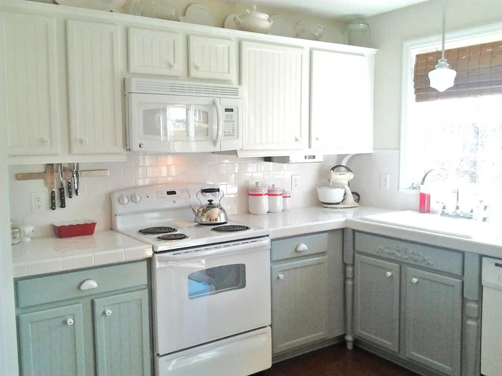 paint kitchen cabinets white