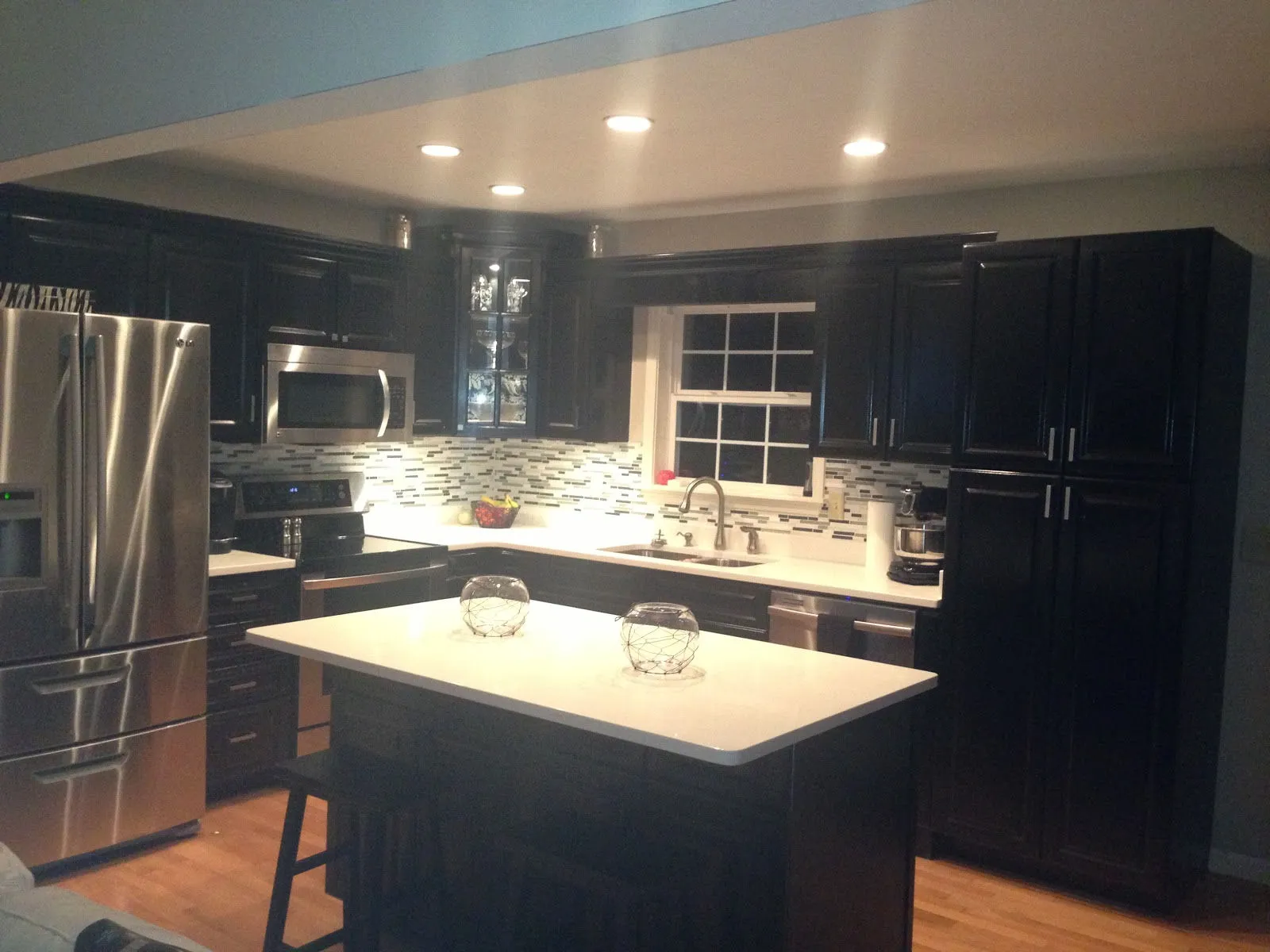 painting kitchen cabinets black