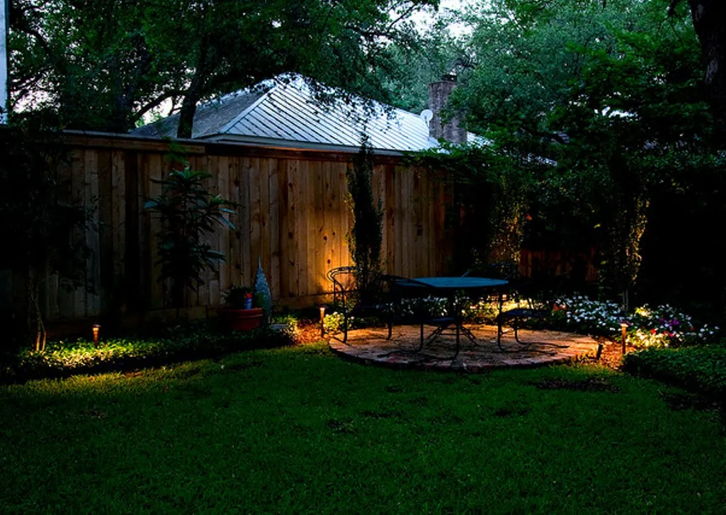 cast landscape lighting