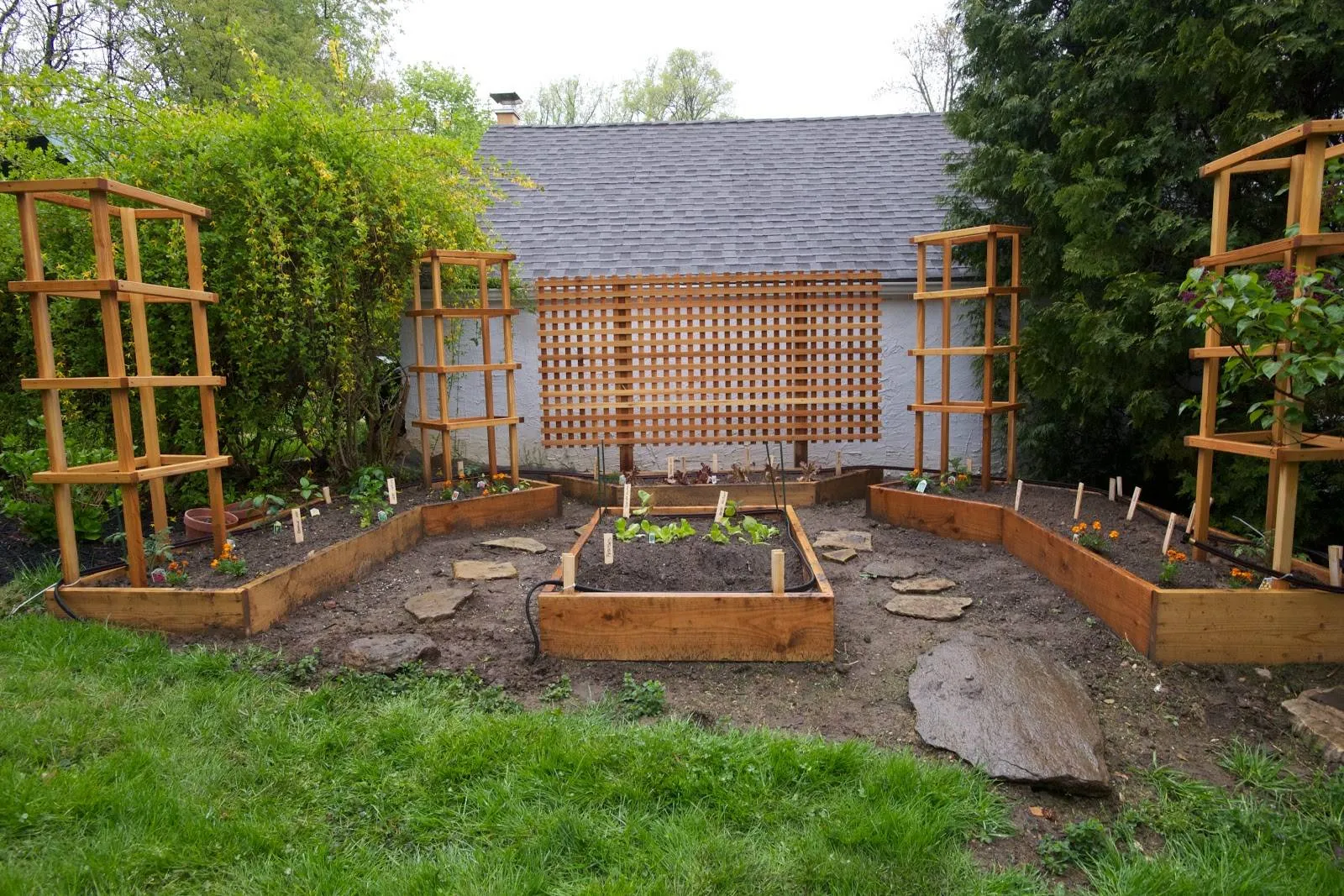 beautiful raised garden bed design