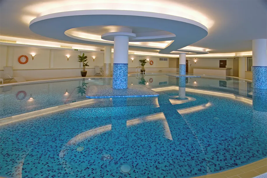 indoor swimming pools milwaukee